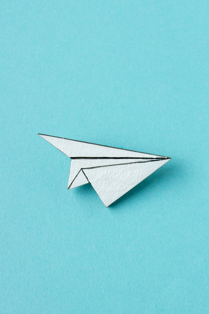 Деревянная брошь - Бумажный самолет