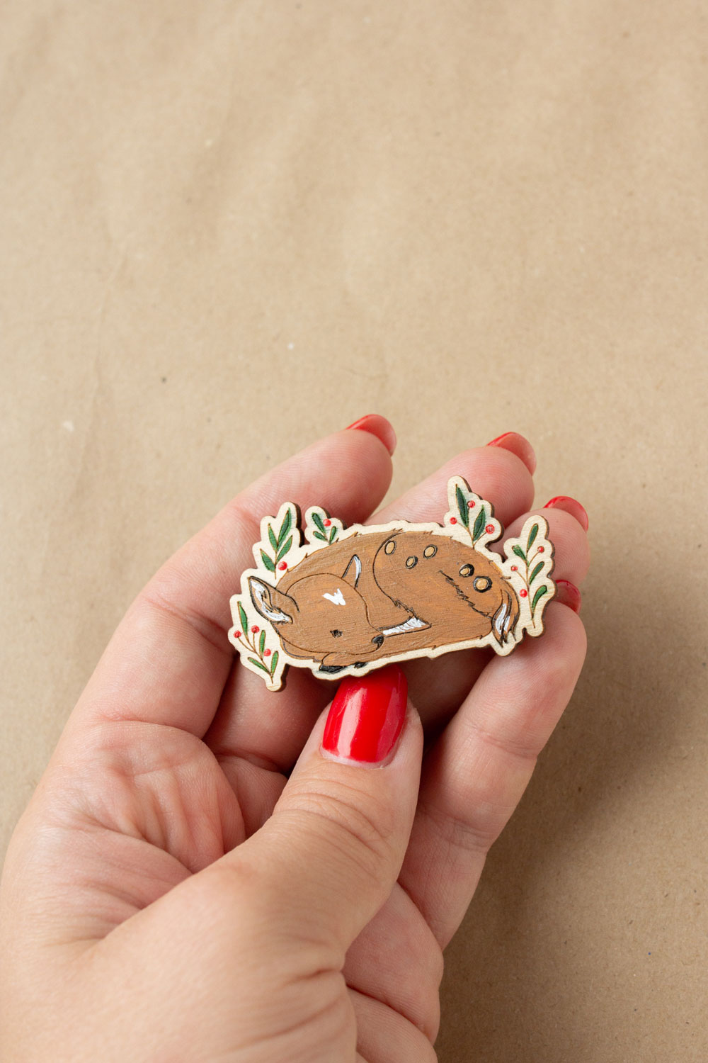 Деревянная брошь - Оленёнок