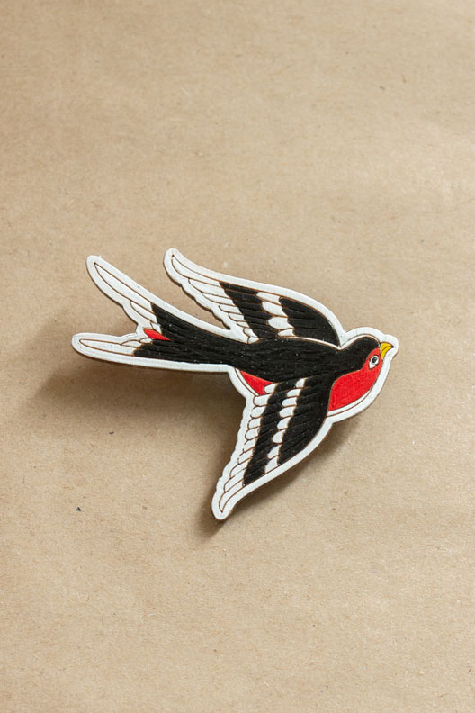 Деревянная брошь - Ласточка