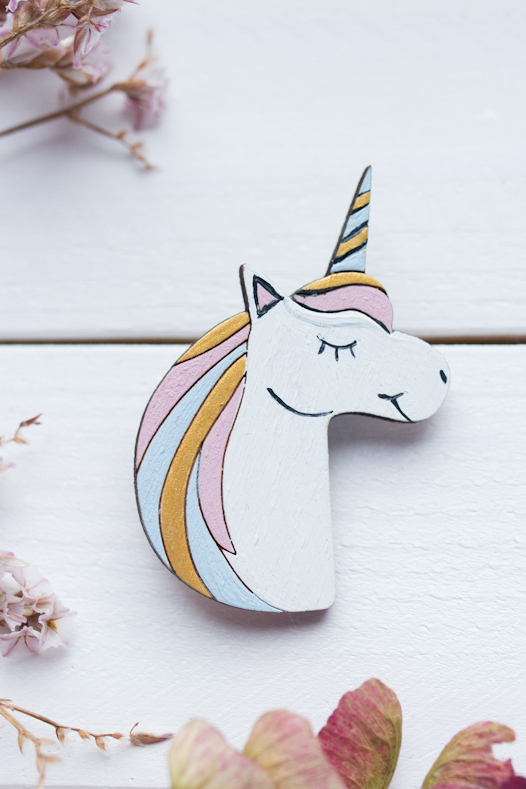 Деревянная брошь с росписью - Единорожек
