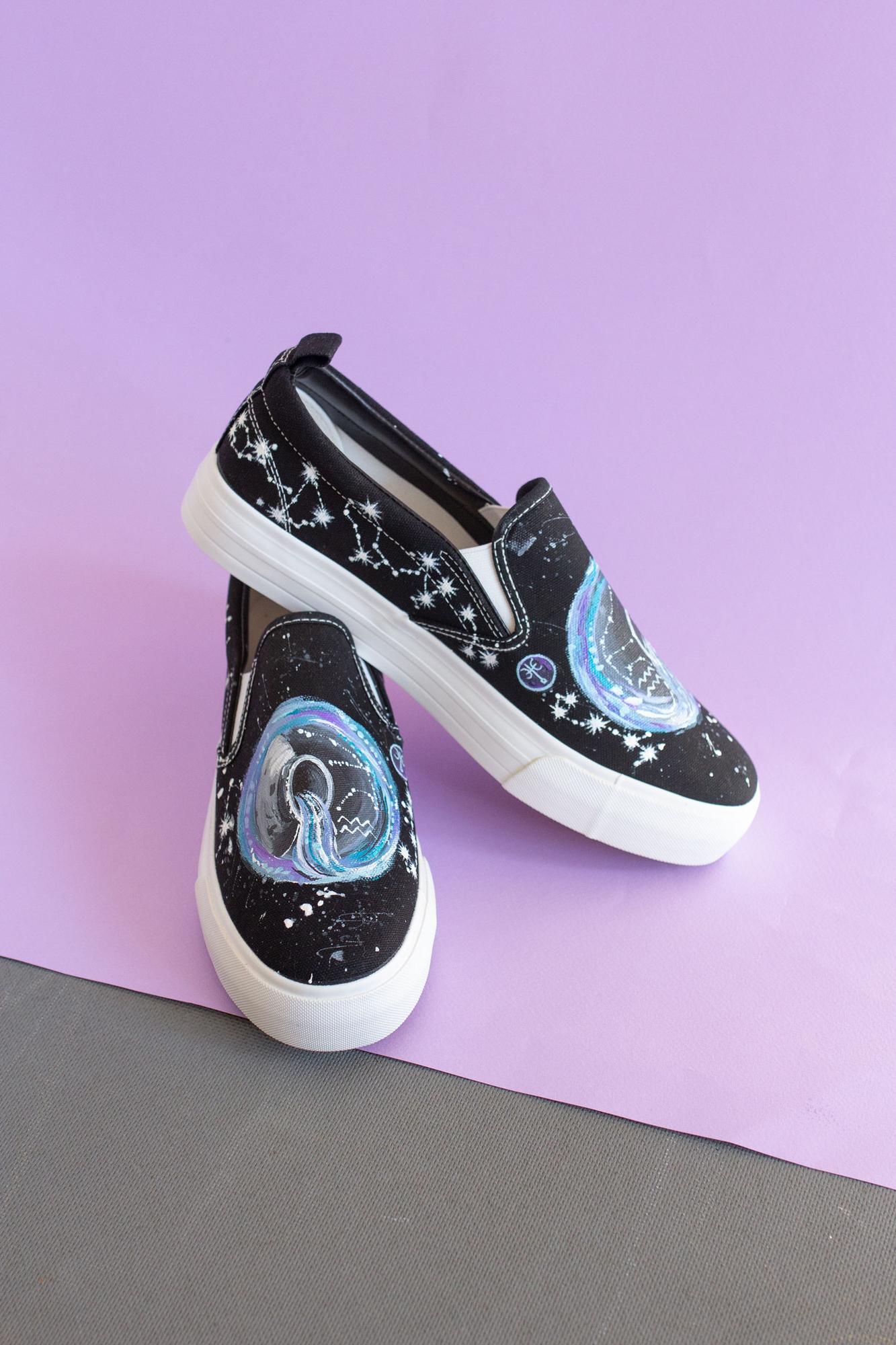 Слипоны (тапки, кеды) с росписью - Водолей, обувь со знаком зодиака