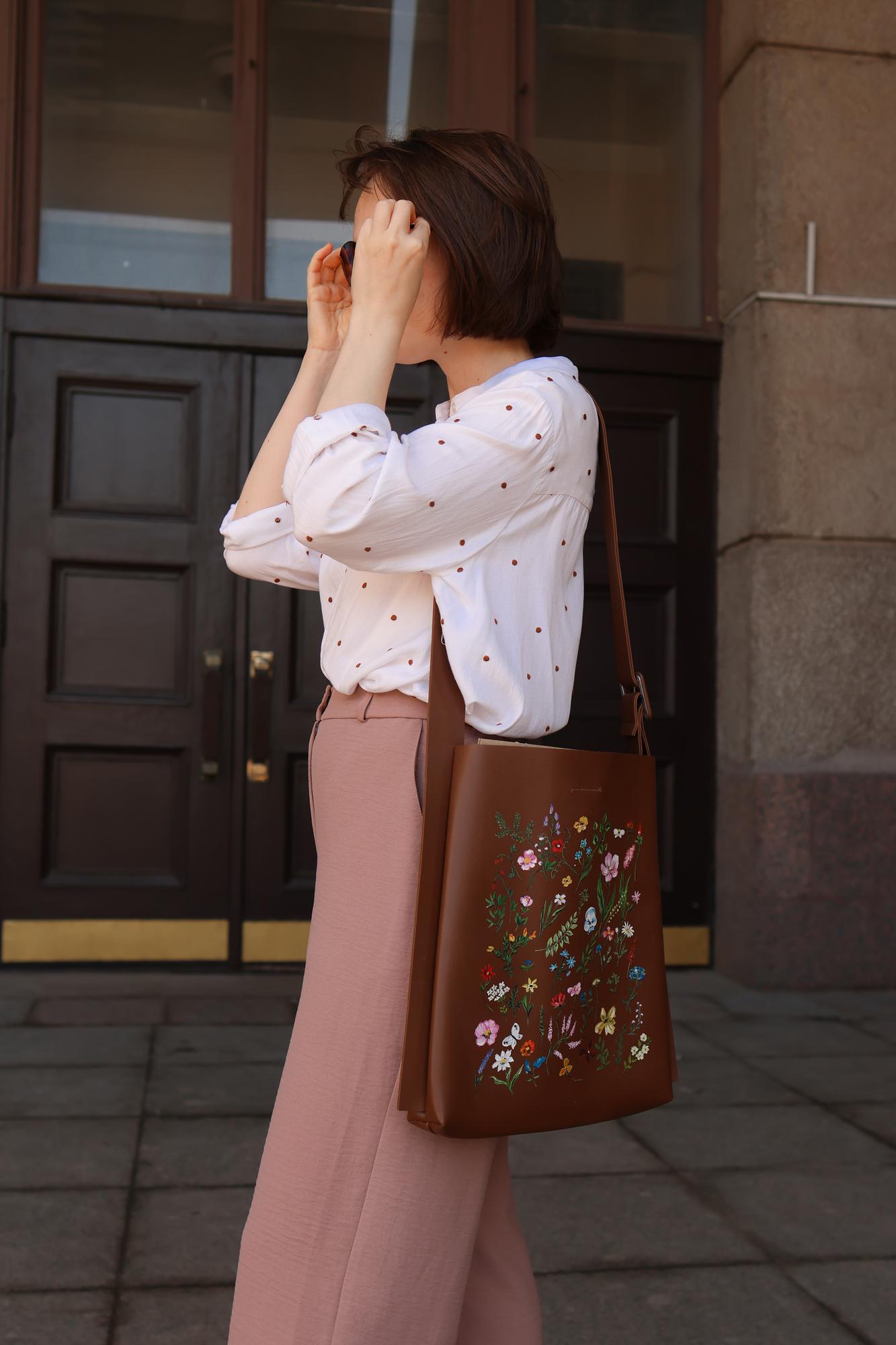 Кожаный шоппер - планшет с цветочным узором - Herbarium