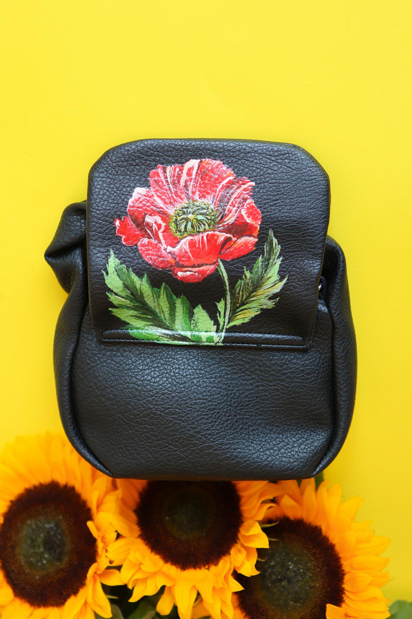 Кожаная чёрная сумочка с росписью Мак - Poppy
