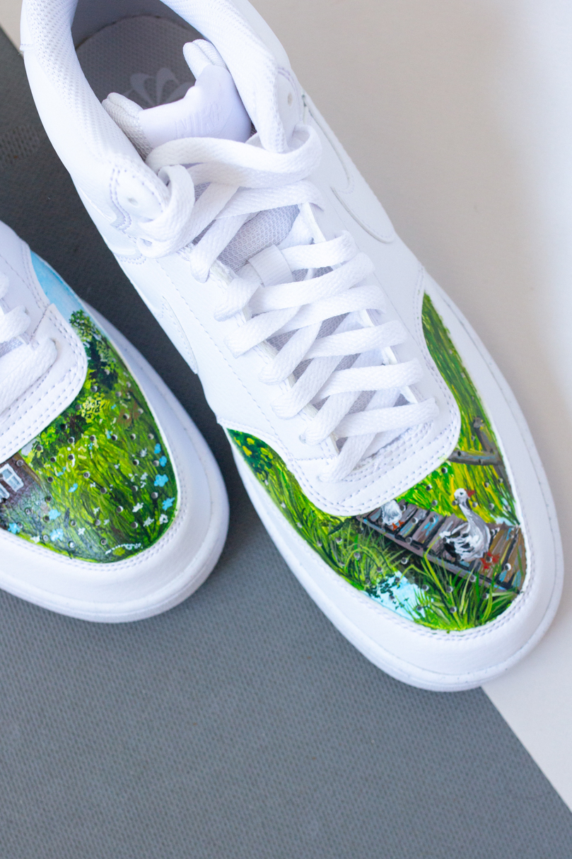 Кеды с росписью - Гуси и деревня