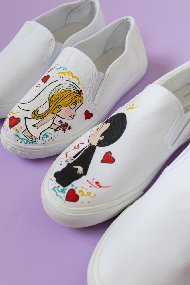 Белые парные слипоны Love Is...