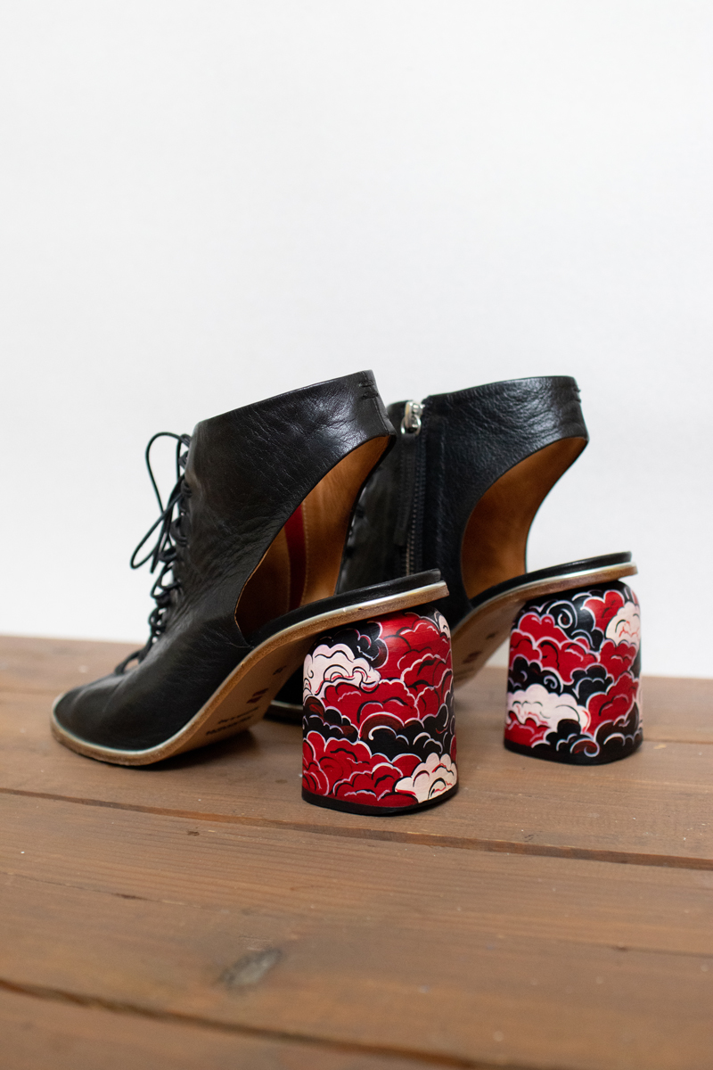 Роспись каблуков из дерева - Красные волны