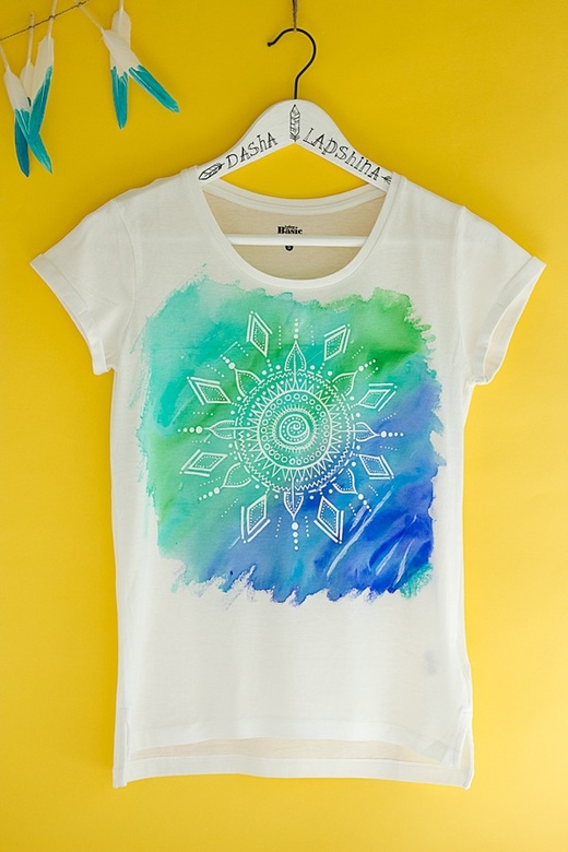 Футболка с росписью Lea World