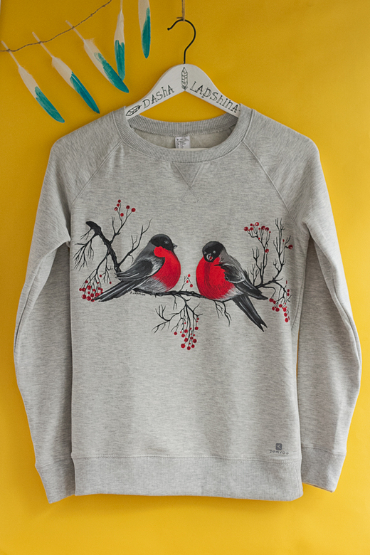 Толстовка с росписью - Снегири