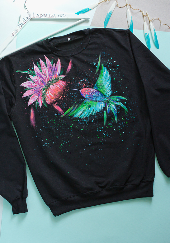 Толстовка с росписью - Fantastic Colibri