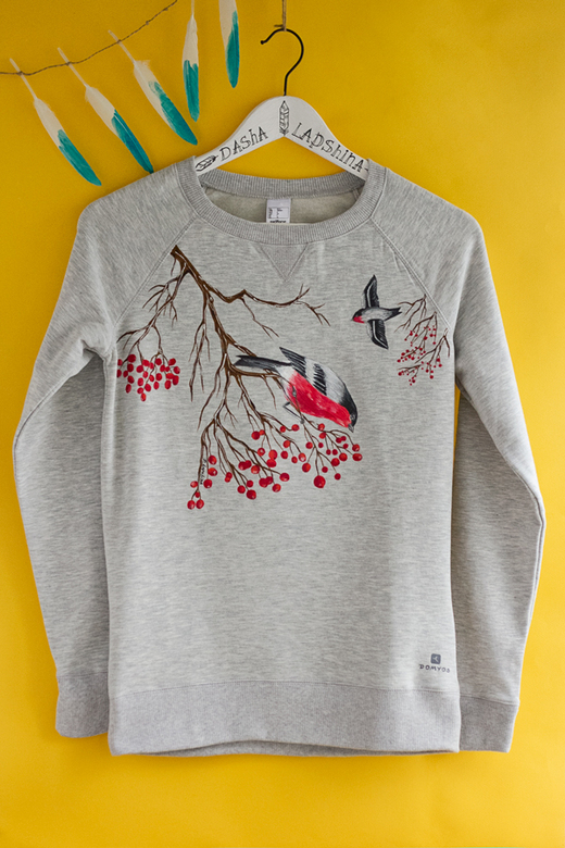 Толстовка с росписью - Снегири и рябина