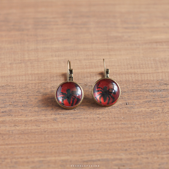 Серьги с росписью Spiderman