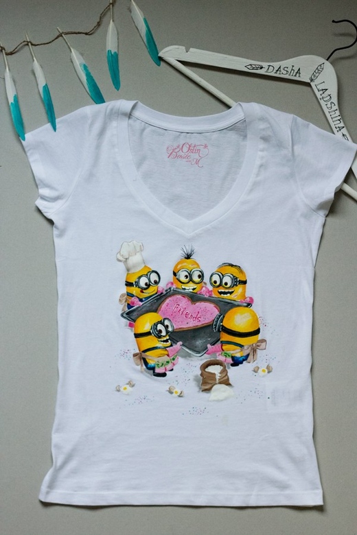 Футболка с росписью Birthday Minions