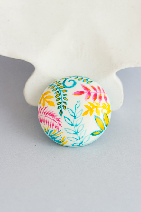 Брошь с росписью - Сказочный лес