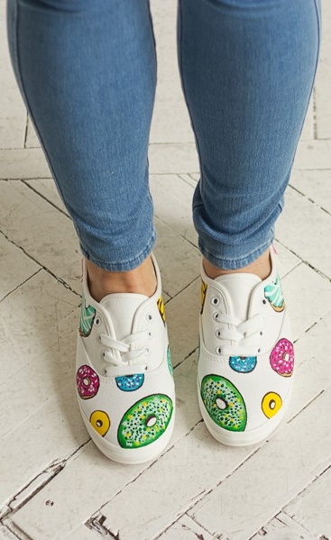 Кеды с росписью Donuts Universe