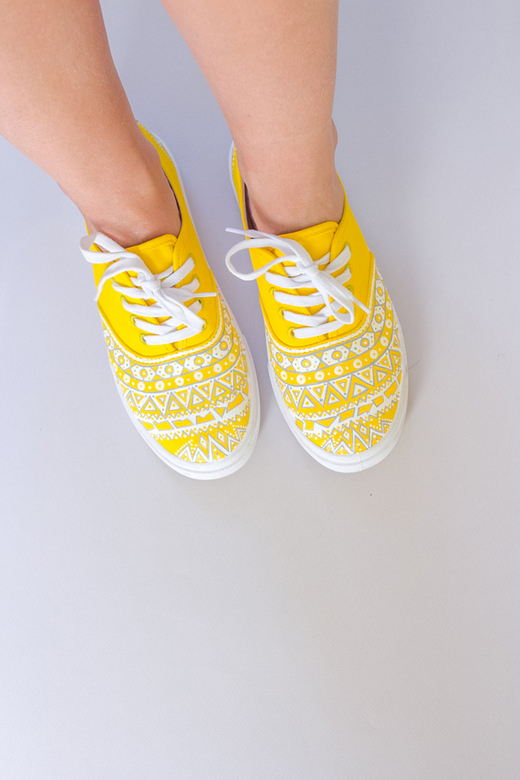 Желтые кеды с росписью орнаментом - Лимон