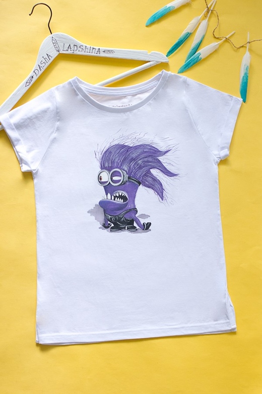 Футболка с росписью со злым миньоном