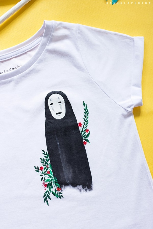 Футболка с росписью "Kaonashi"