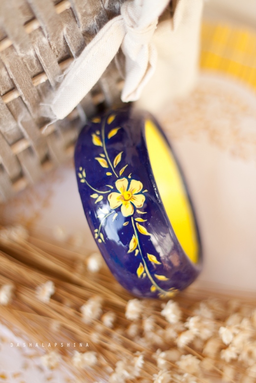 Браслет с росписью "Field"