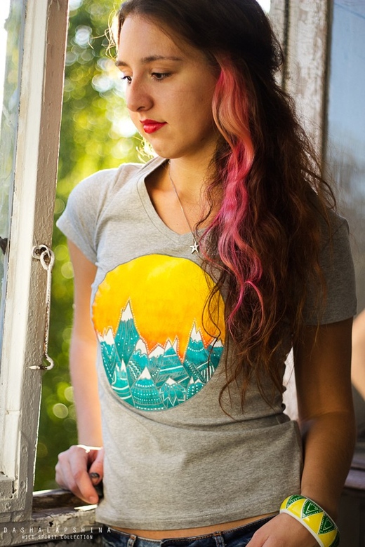 Футболка  с росписью - Горы - Sunset in mountains