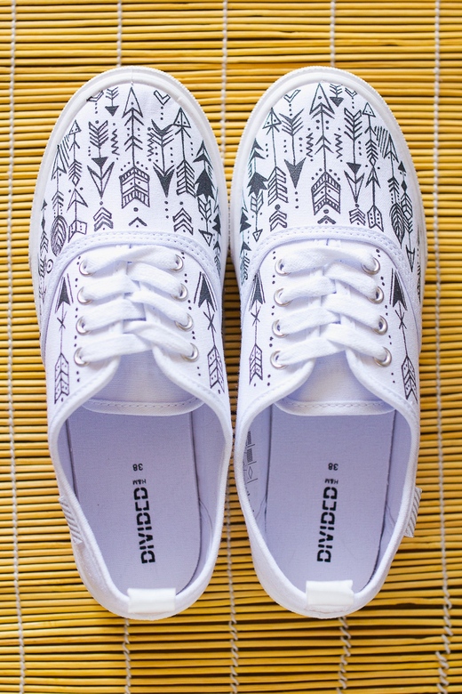 Кеды с росписью со стрелами  - Your Arrow