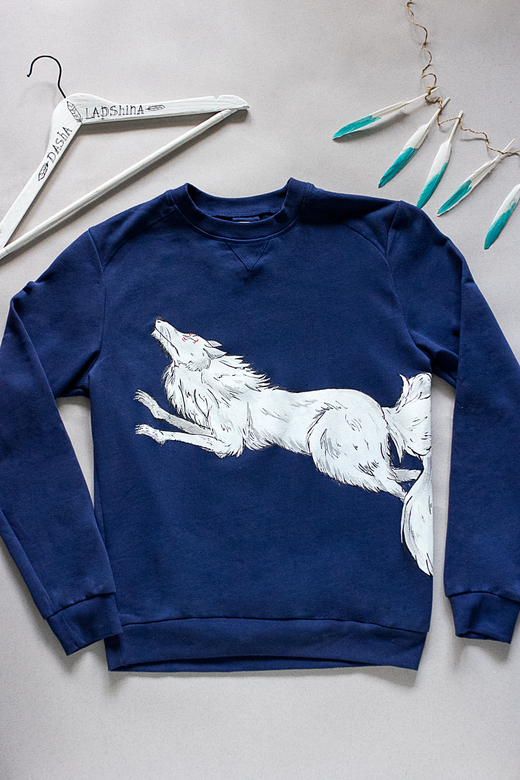 Толстовка с росписью "Madara"