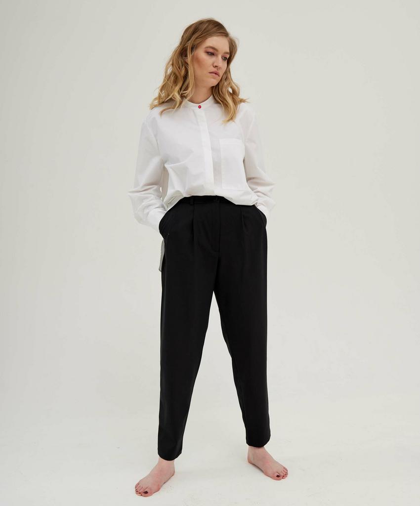 Smooth wool trousers