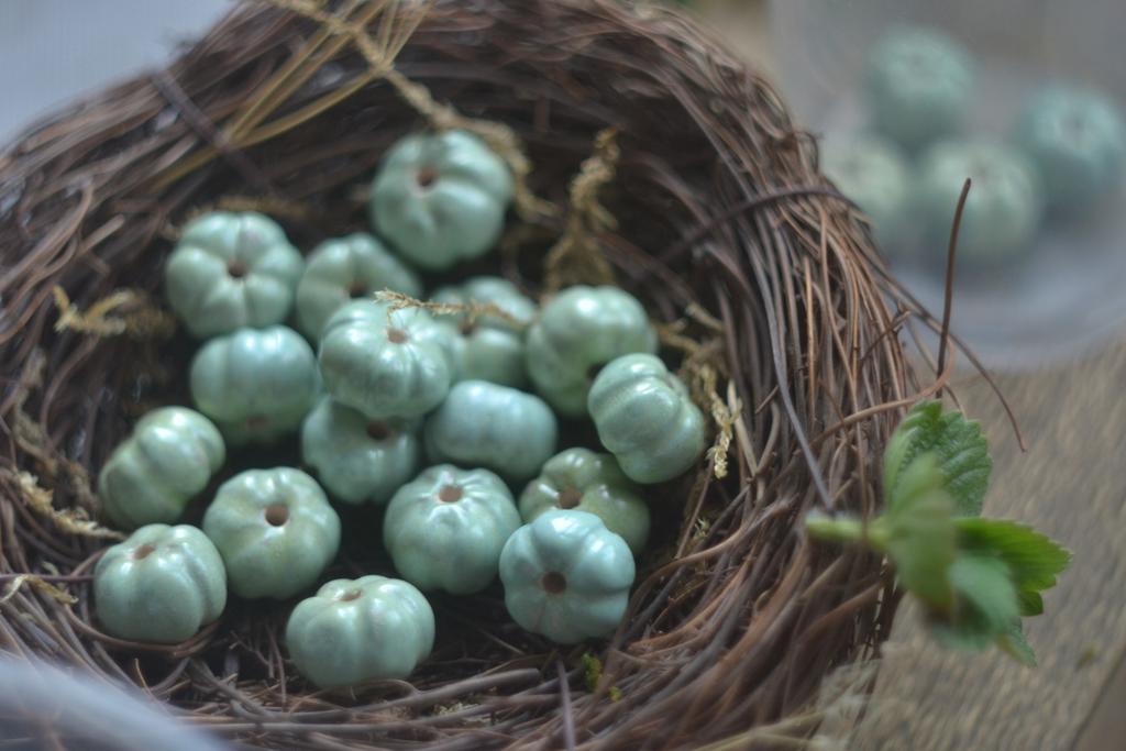 Керамическая бусина "мятная тыква"