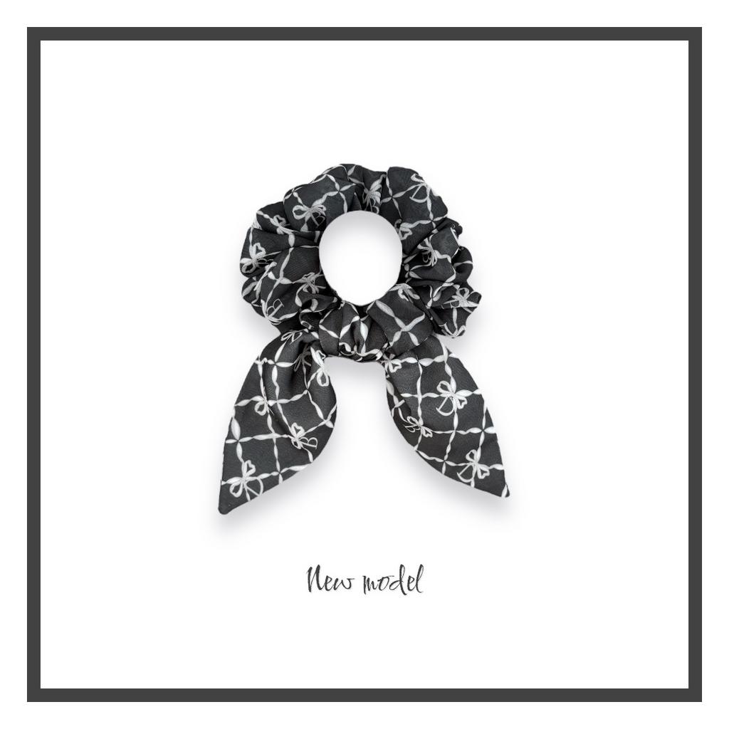 Скранч-резинка шифоновая с хвостами  "DAVA" цвет: черный/белый