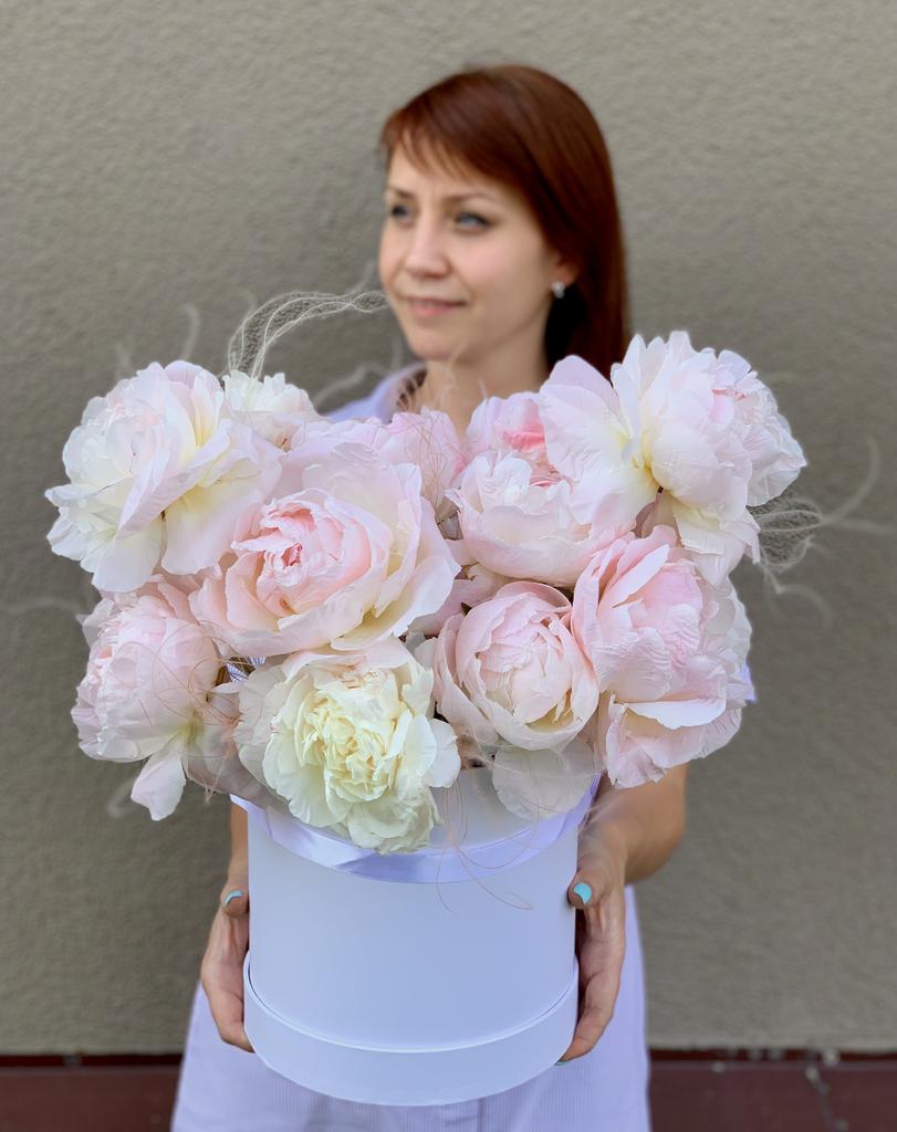 Пионы в коробке