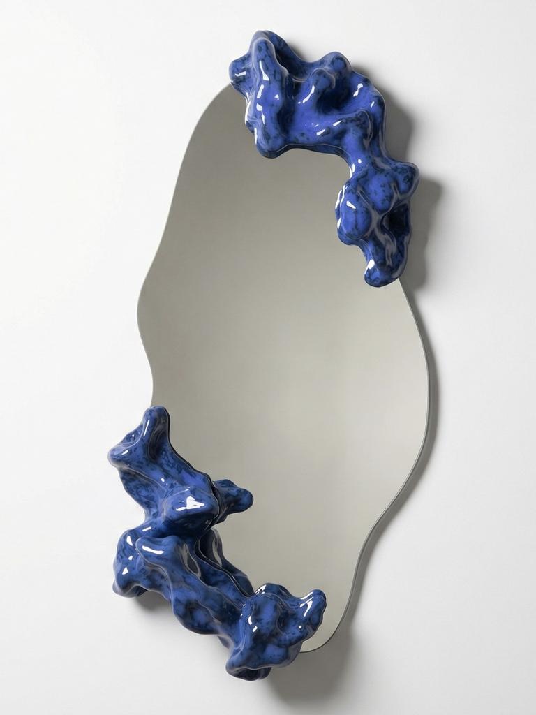 Зеркало из серии "fluctuations"