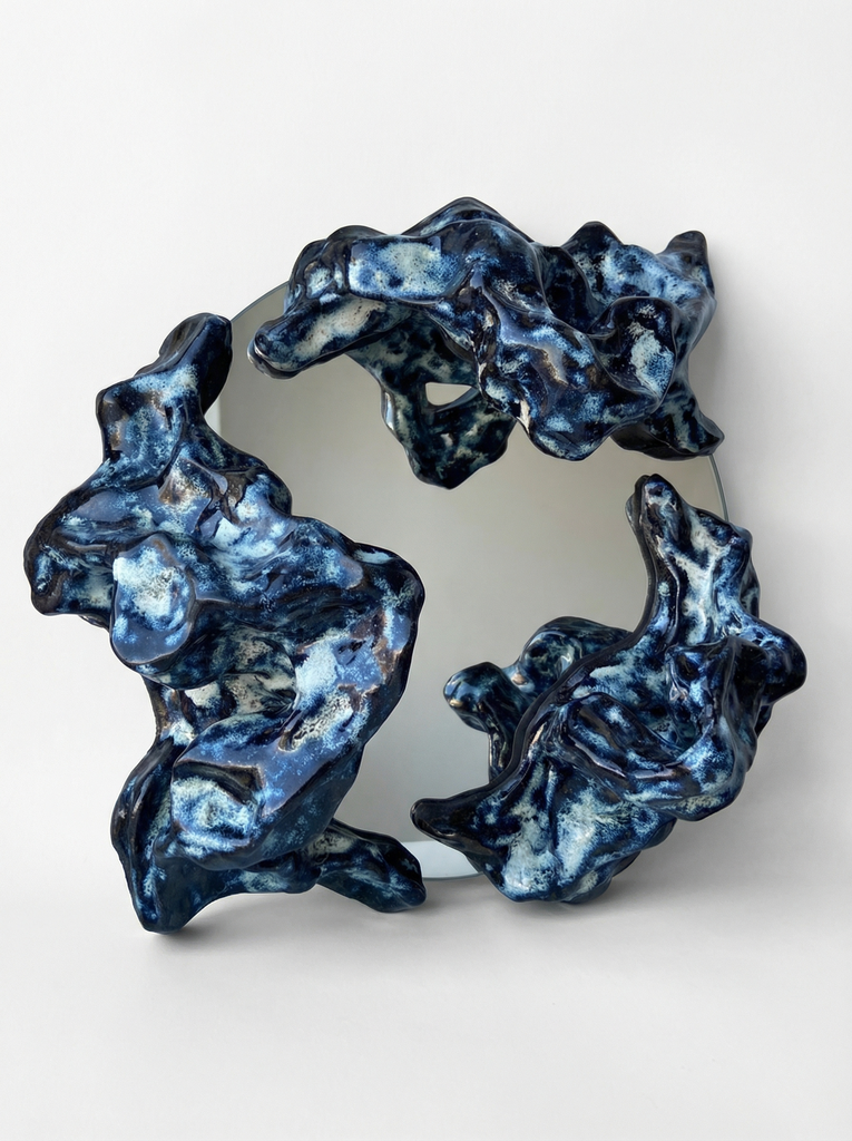 Зеркало из серии "fluctuations"