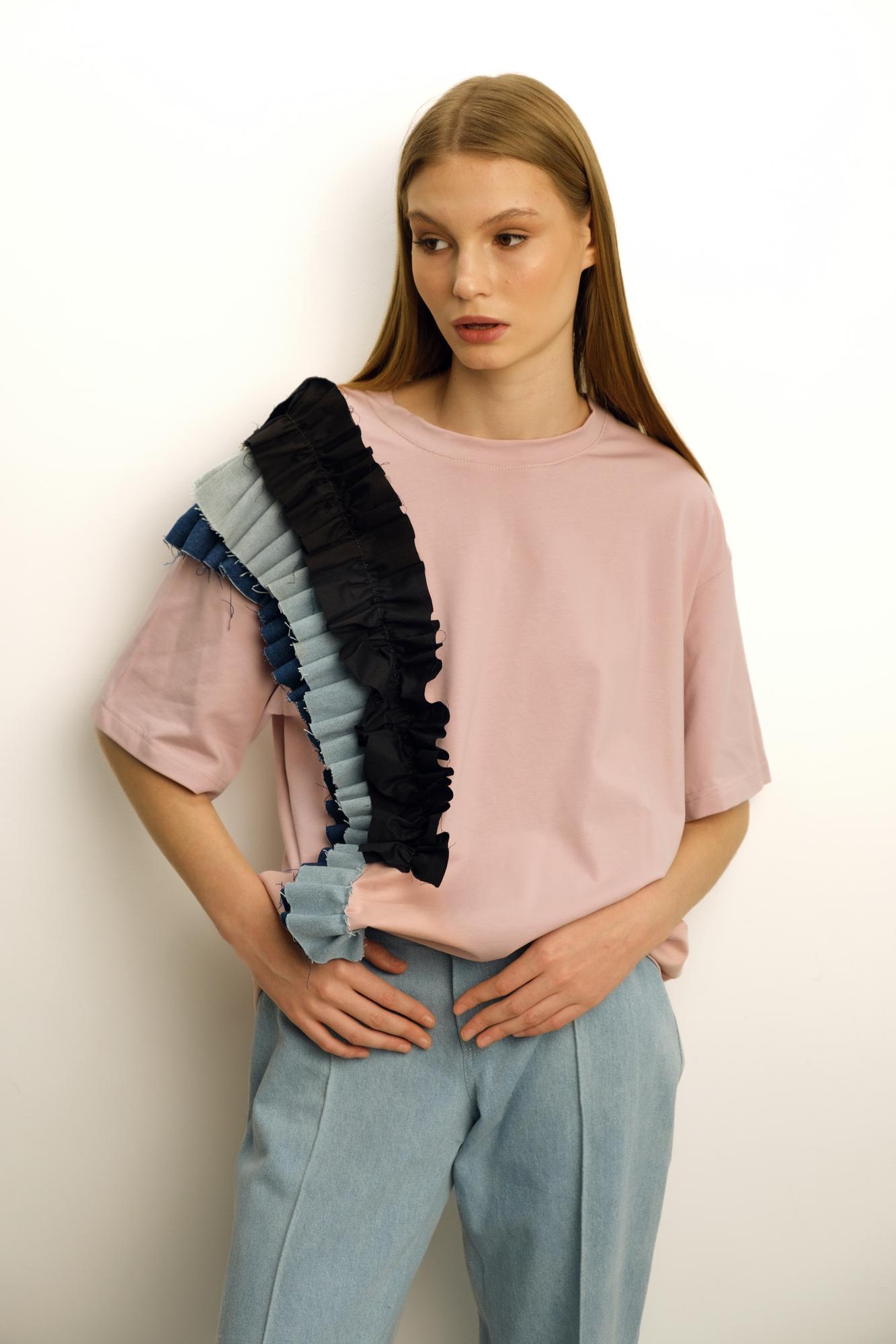 Розовая футболка oversize