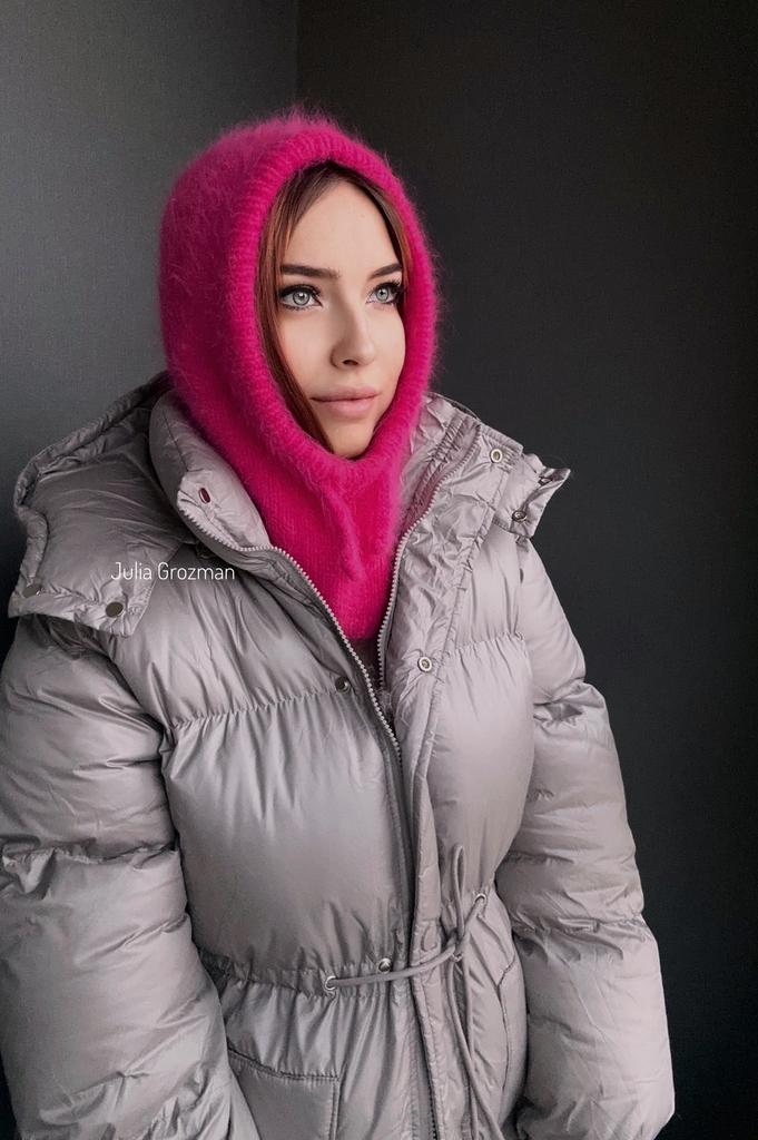 Вязаный капор (розовый неон)