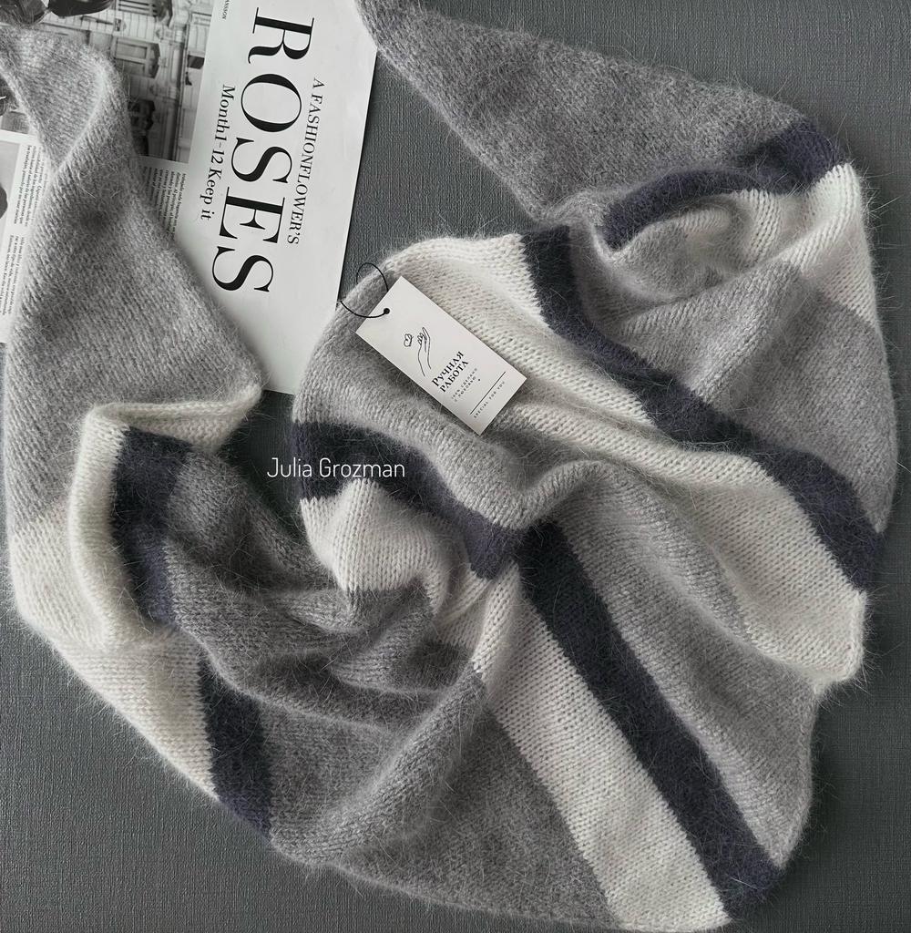 Вязаная косынка из ангоры (полосатая)