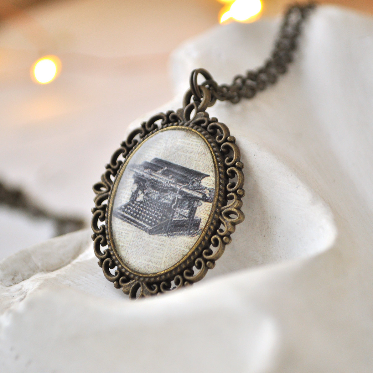 Печатная машинка – винтажный кулон на длинной цепочке