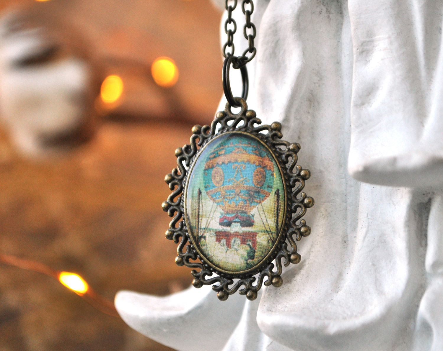 Воздушный шар зеленый - винтажный кулон на длинной цепочке