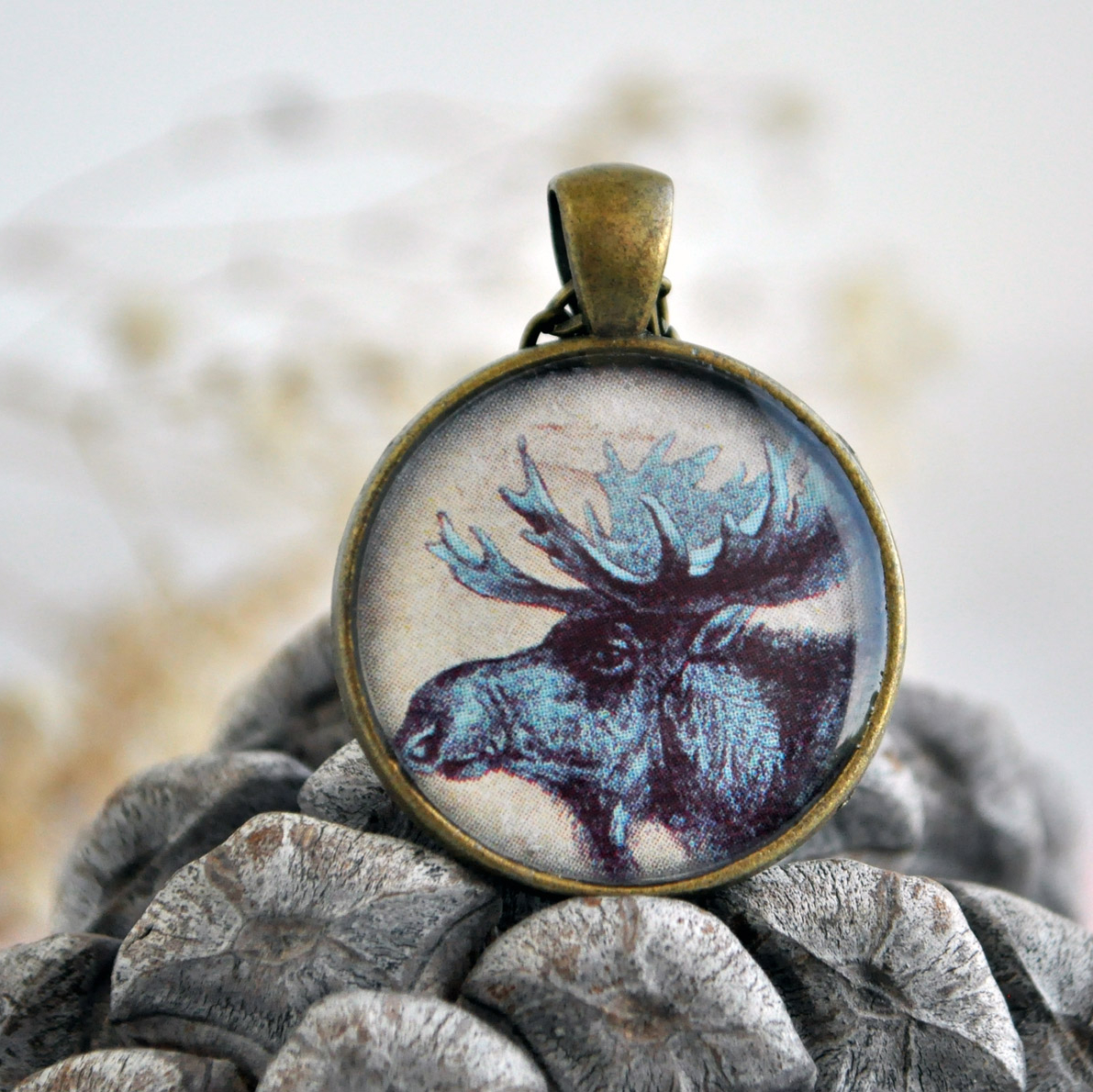 Лось голова - винтажный кулон на длинной цепочке