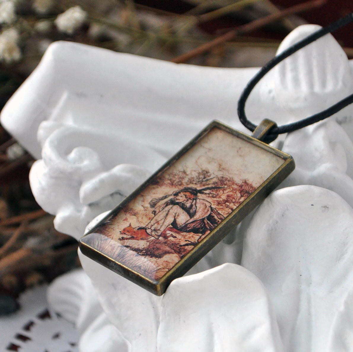 Королевич и лисица - винтажный кулон