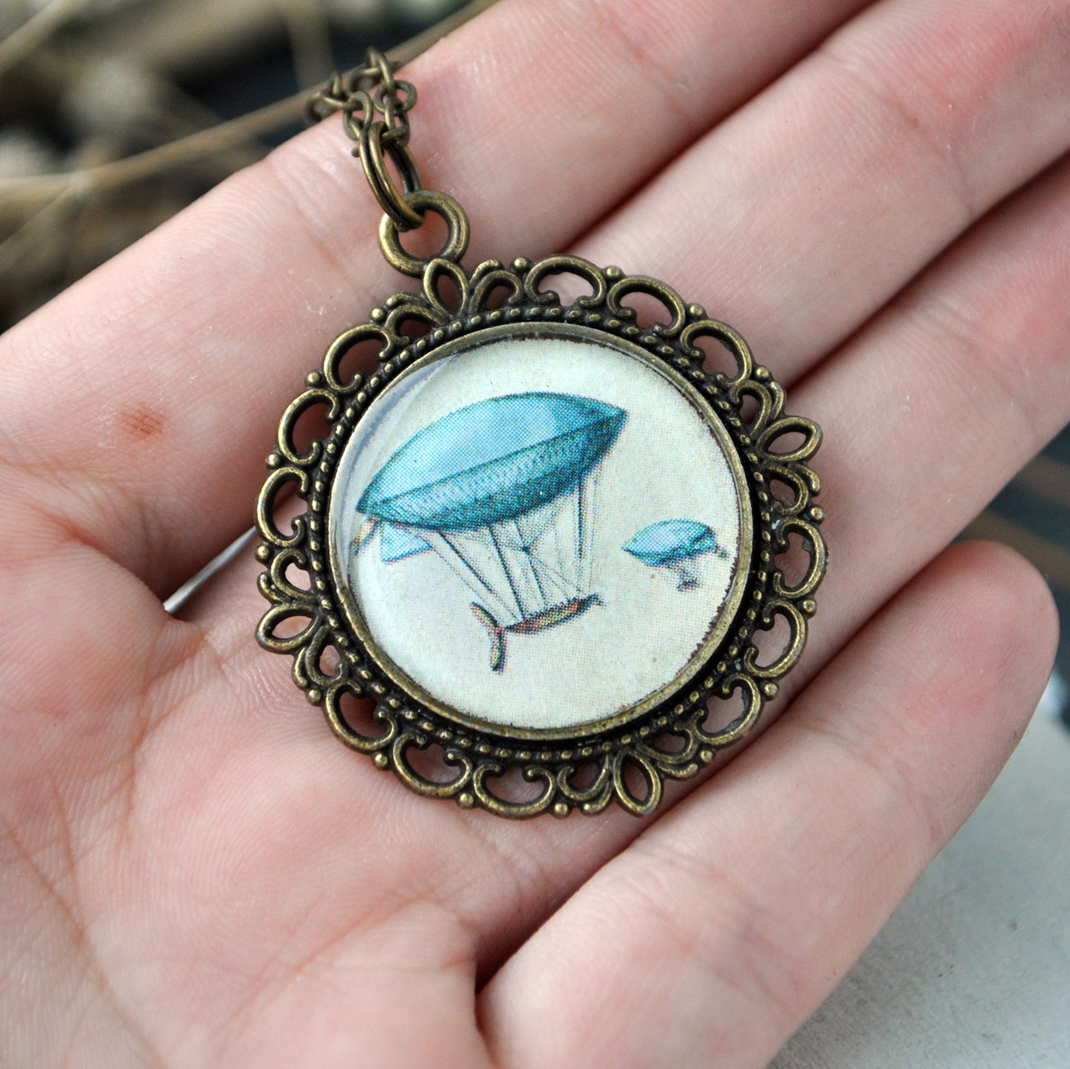 Дирижабль - винтажный кулон на длинной цепочке