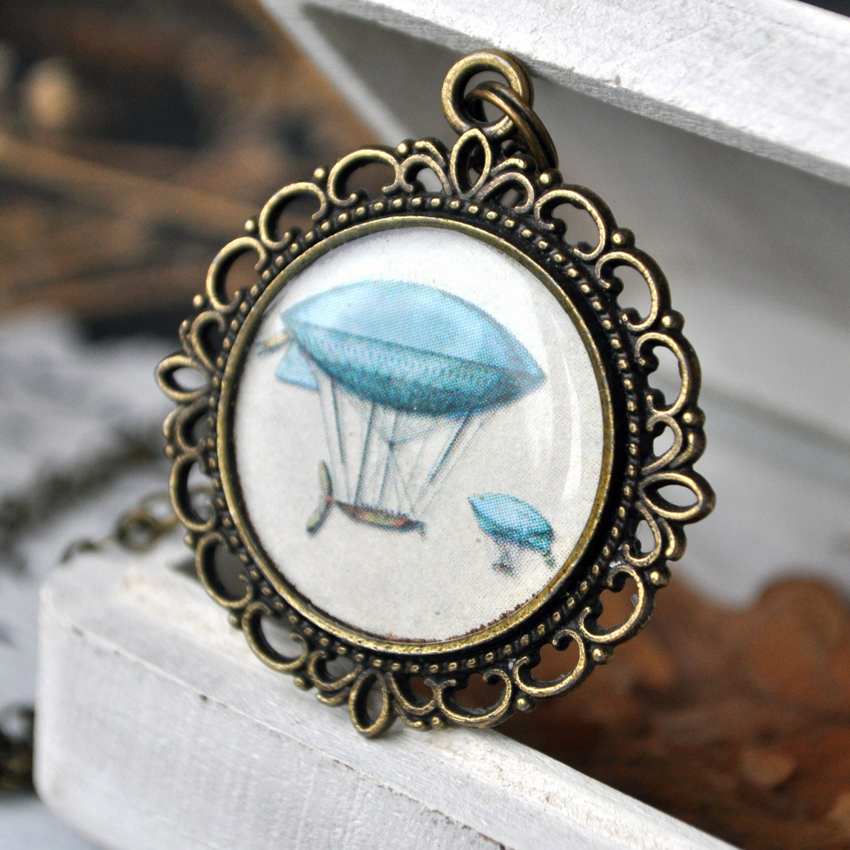 Дирижабль - винтажный кулон на длинной цепочке