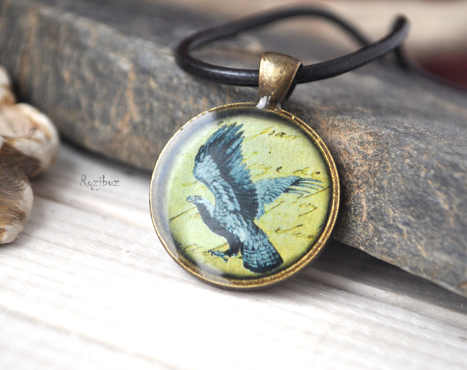 Орел - винтажный кулон на длинной цепочке