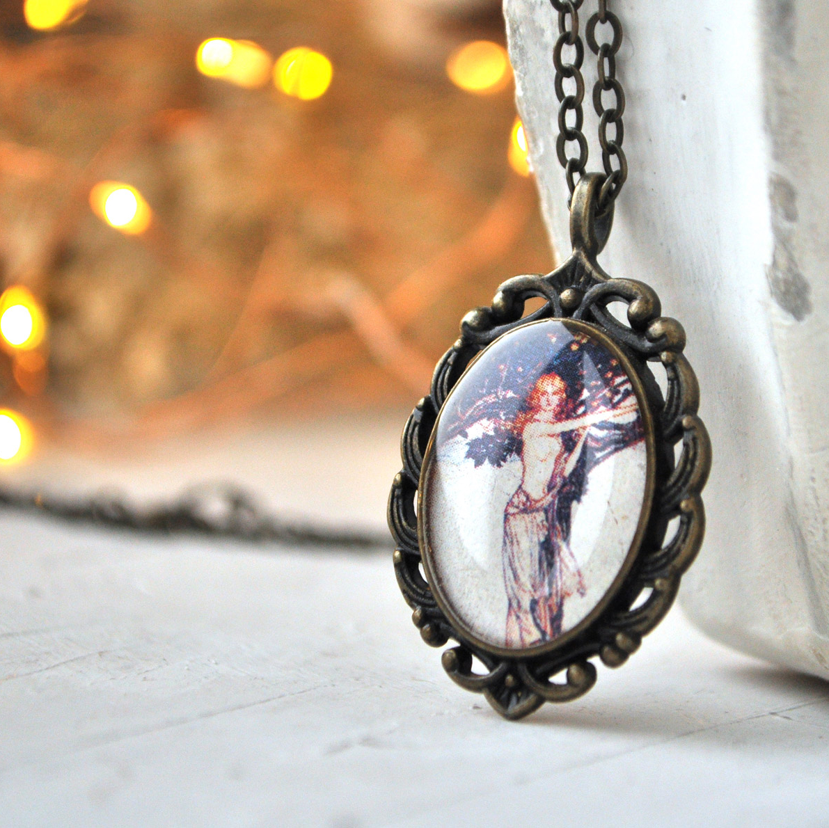 Фрея - винтажный кулон на длинной цепочке