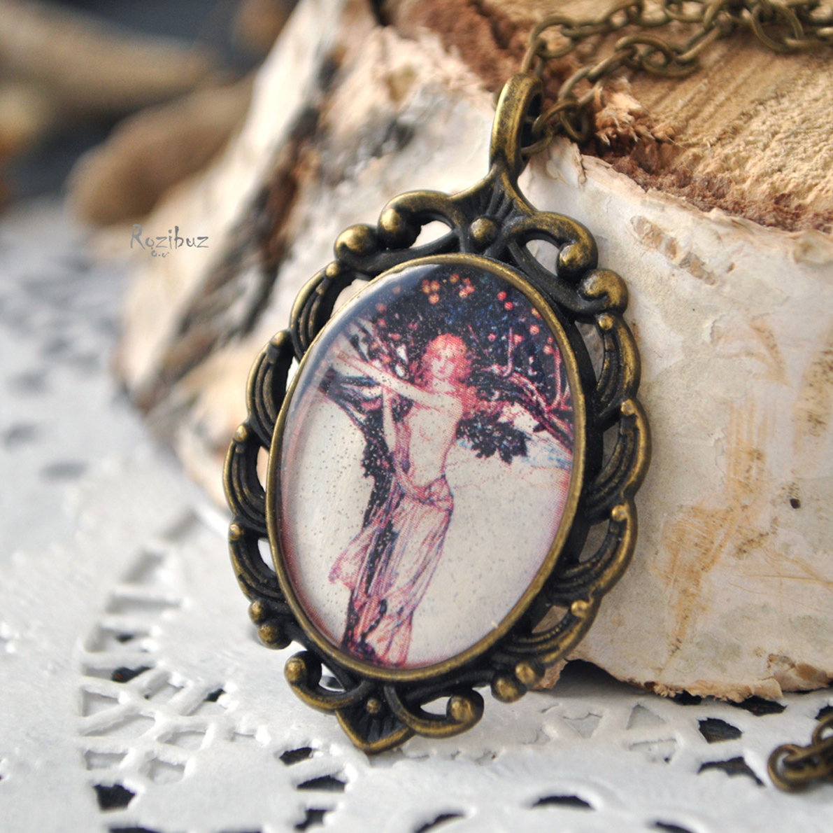Фрея - винтажный кулон на длинной цепочке