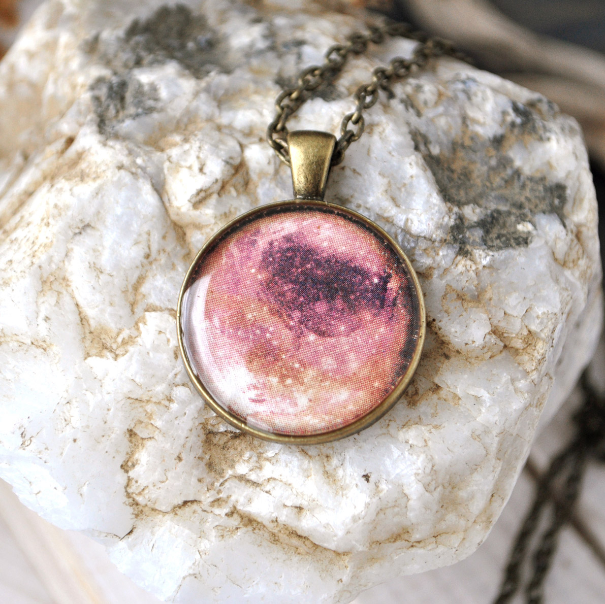 Меркурий - винтажный кулон на длинной цепочке