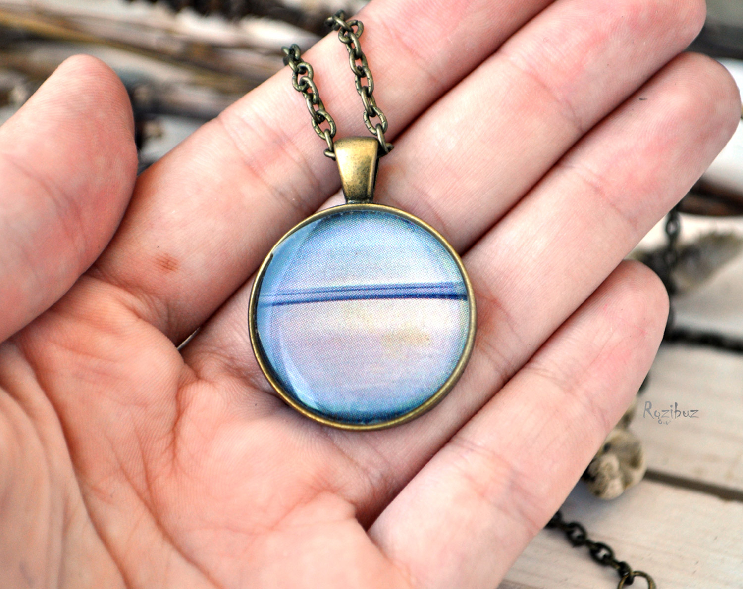 Сатурн - винтажный кулон на длинной цепочке