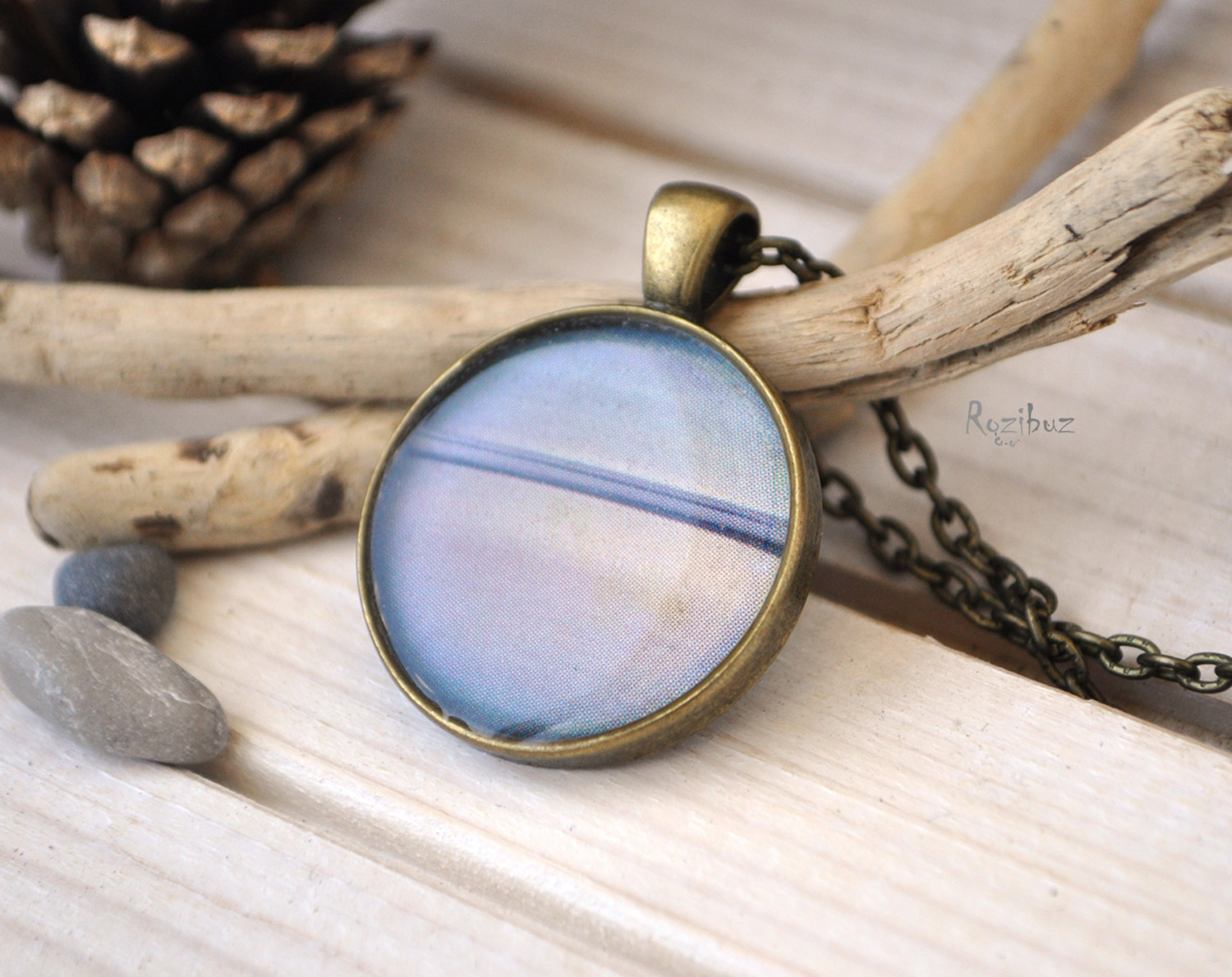 Сатурн - винтажный кулон на длинной цепочке