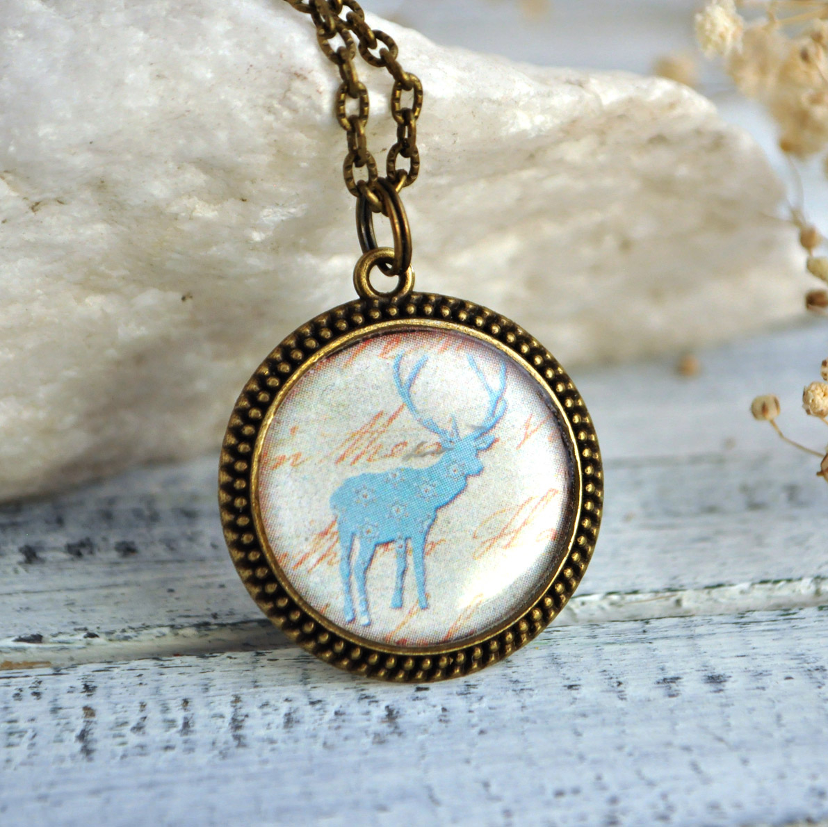 Олень в цветочек - винтажный кулон на длинной цепочке