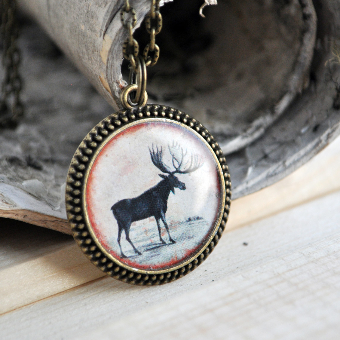 Лось - винтажный кулон на длинной цепочке