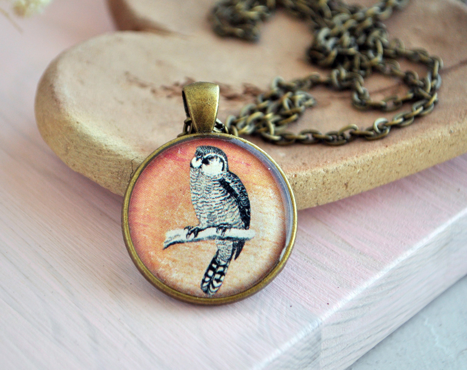 Сова на ветке - винтажный кулон на длинной цепочке