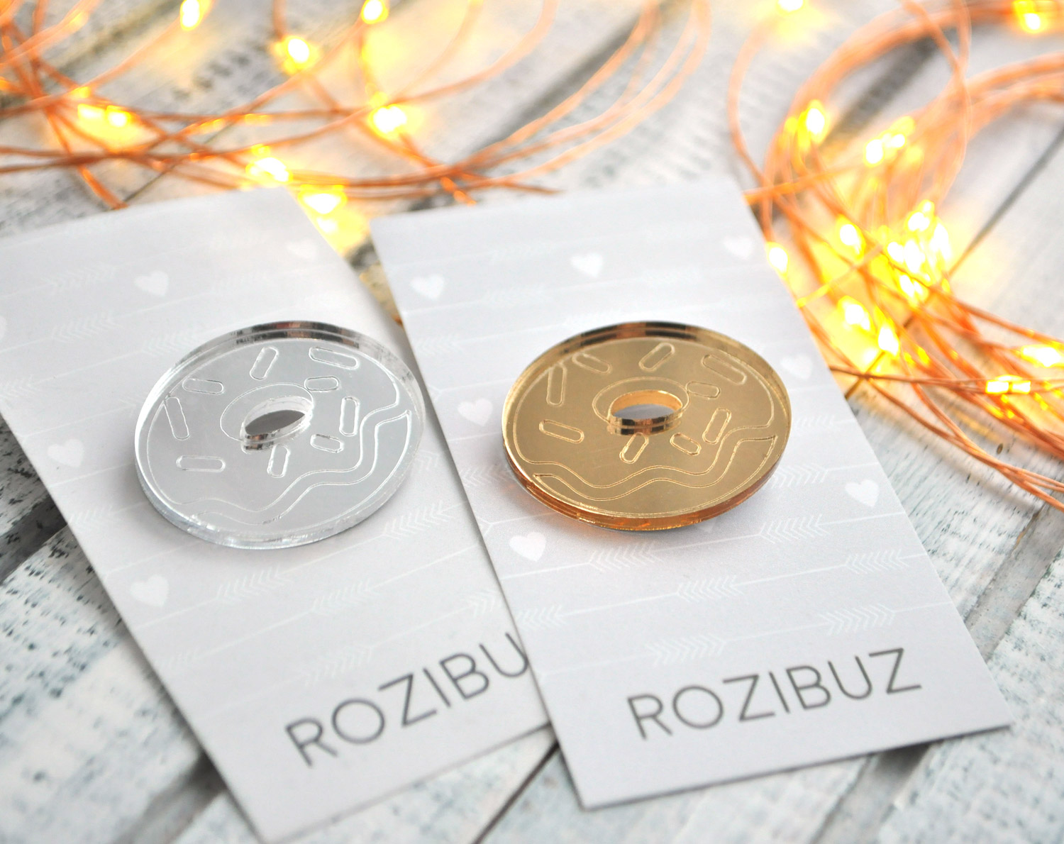 Зеркальный пончик - зеркальная брошь